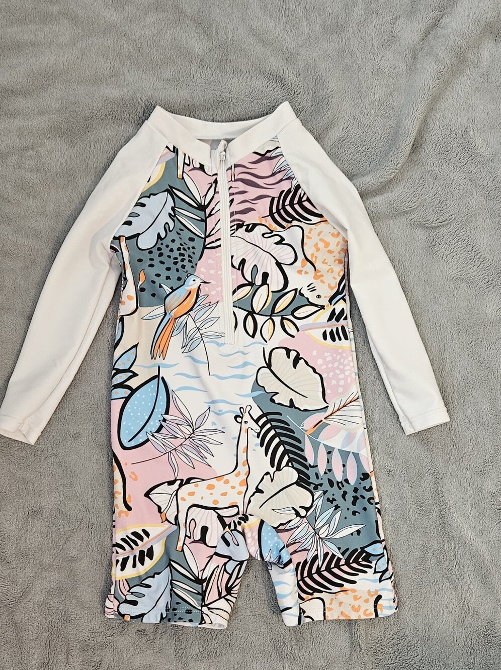 SHEIN White Sleeve Kids Rashguard with Pastel Tropical Print